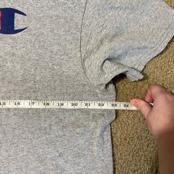 Champion Tshirt - Picture 2 of 3